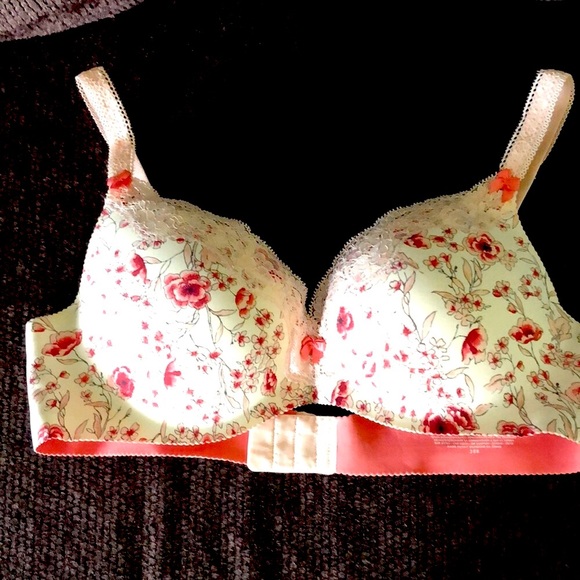 Victoria’s Secret NWOT underwire bra , 38B, lace straps, lace trim, rose/beige - Picture 5 of 9